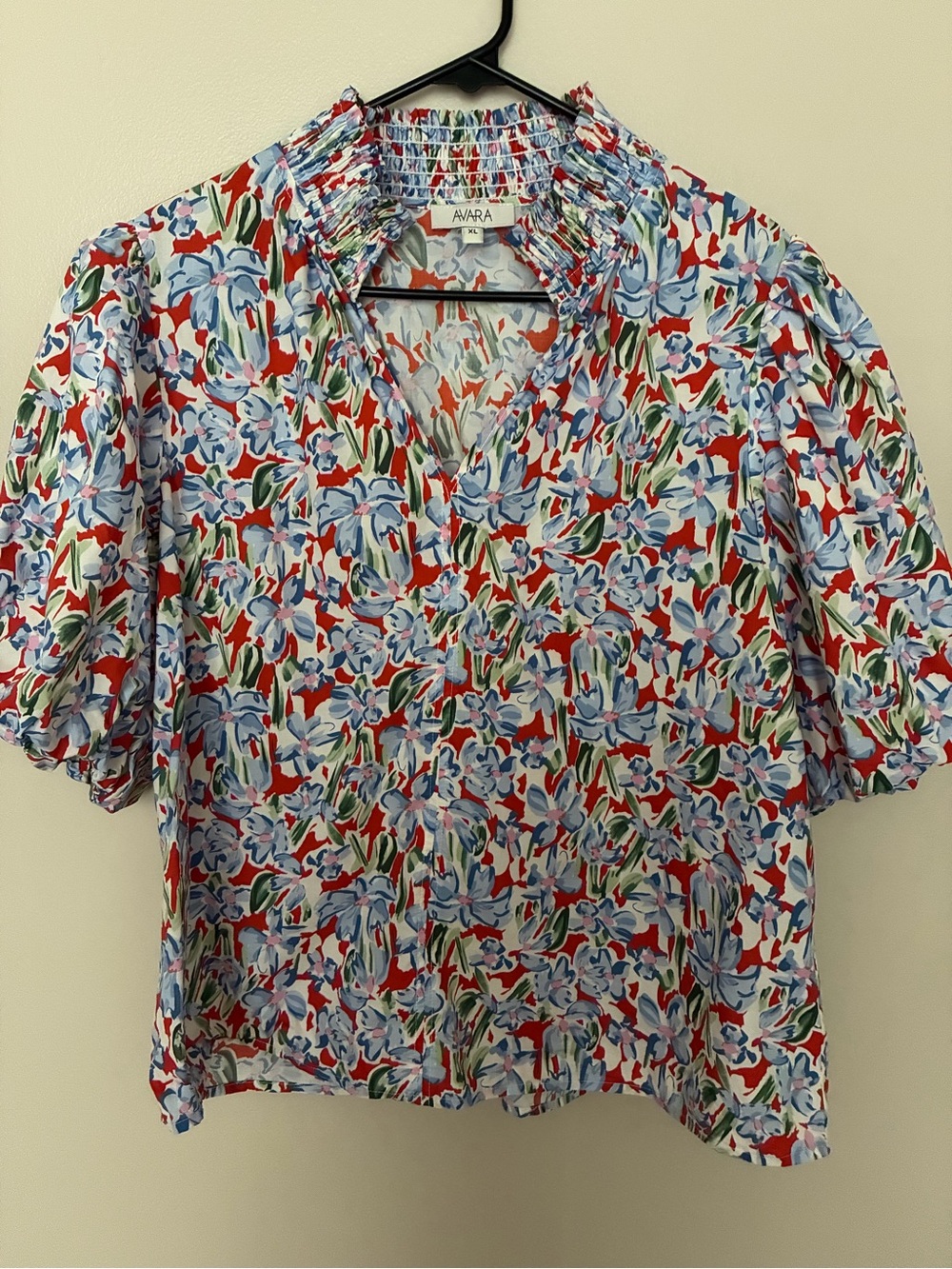 AVARA Blue Floral Split Neck Puff Sleeve Top